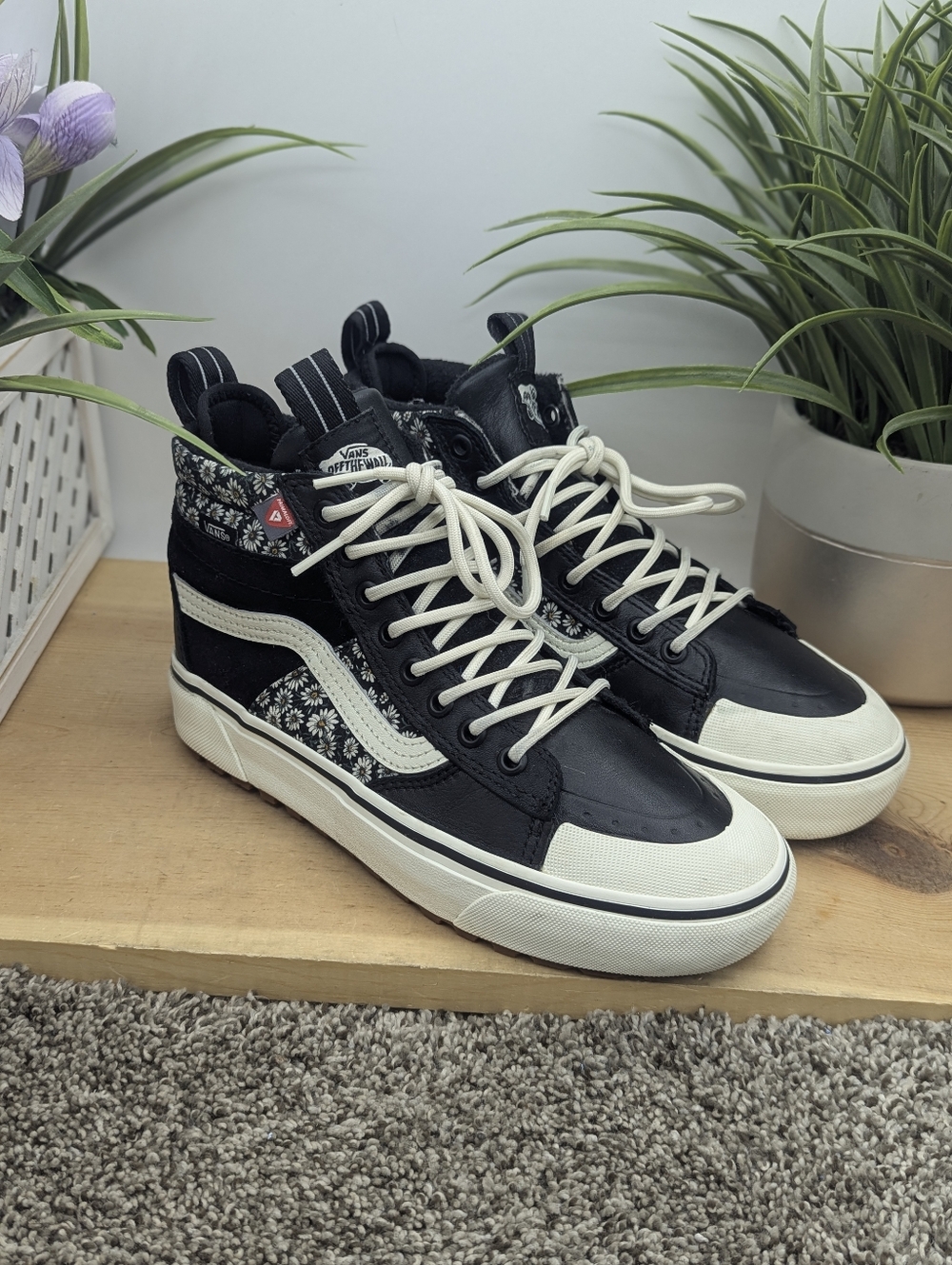 VANS SK-8 Hi MTE-2 Black Floral Boot Casual Leather Women Size 6.5 Skate - Picture 2 of 9